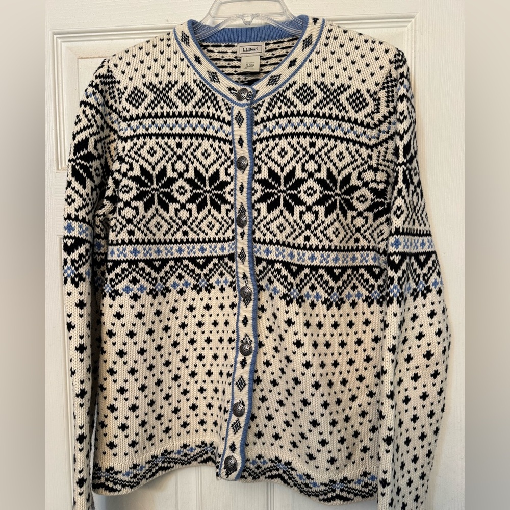 L.L. Bean 100% cotton snowflake cardigan, medium. Excellent condition